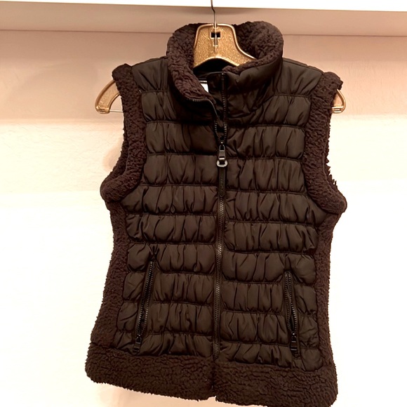 Calvin Klein Performance Quilted Puffer Vest Black - Picture 1 of 5